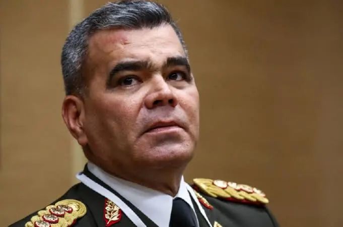 Plemienna armia i język zaklęć.