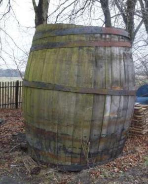 Stara beczka dębowa