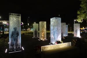 pomnik Żolnierzy Niezłomnych we Wroclawiu pomnik Żolnierzy Niezłomnych we Wroclawiu